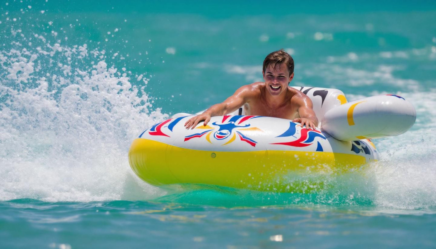 Maximiser le plaisir en mer : astuces pour une expérience optimale en bouée tractée